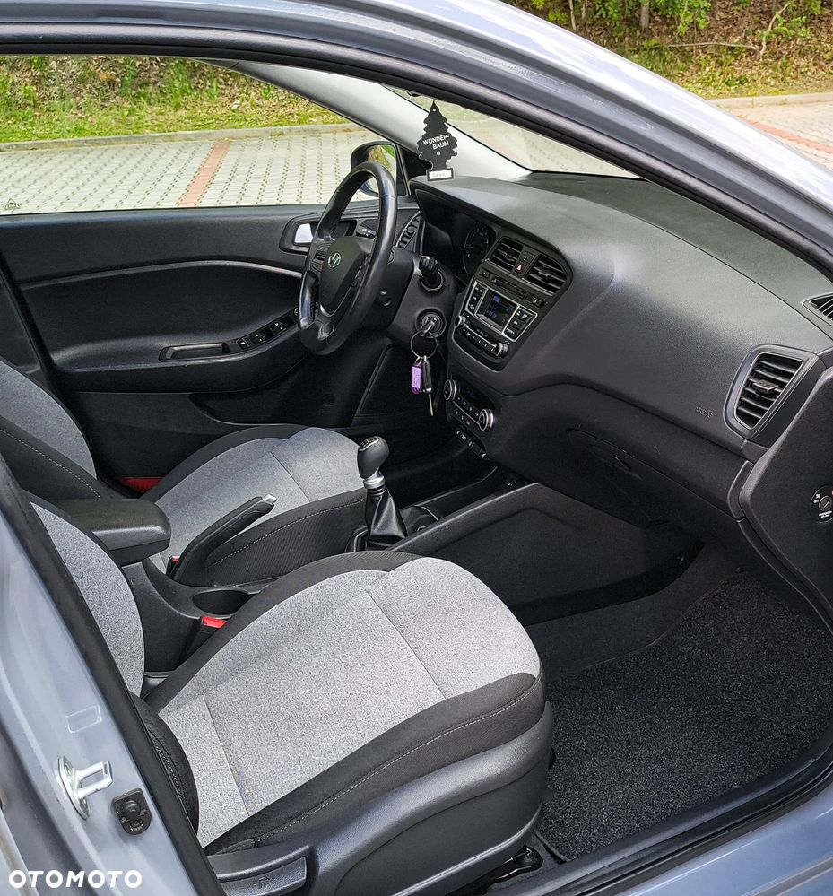 Hyundai i20 - 13