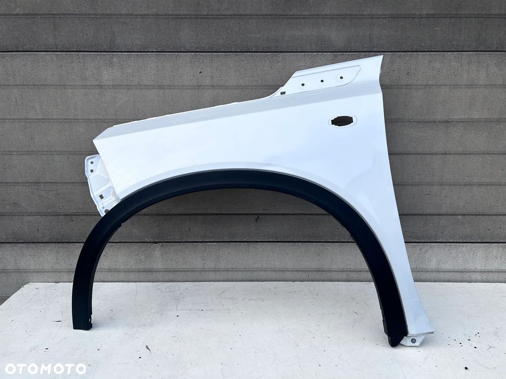 SUZUKI VITARA III 3 BŁOTNIK PRZÓD PRZEDNI LEWY  LISTWA CIERP