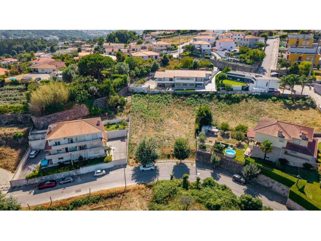 Lote de Terreno para Construção com 1030 m2 em Lordelo, Guimarães - Grande imagem: 5/8