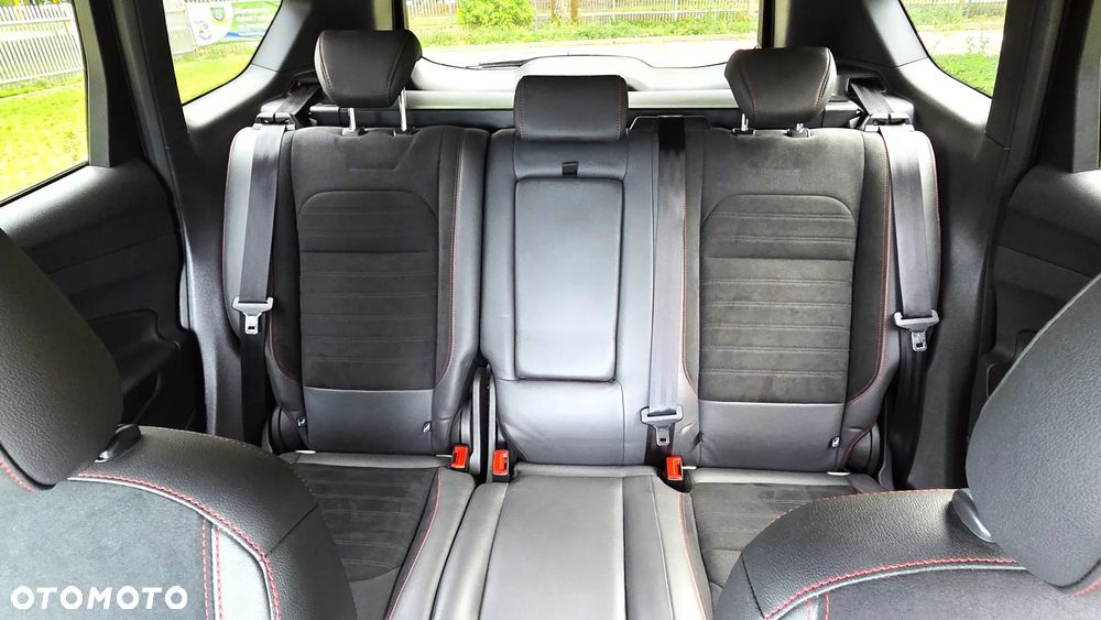 Ford Kuga 1.5 EcoBoost 2x4 ST-Line - 31