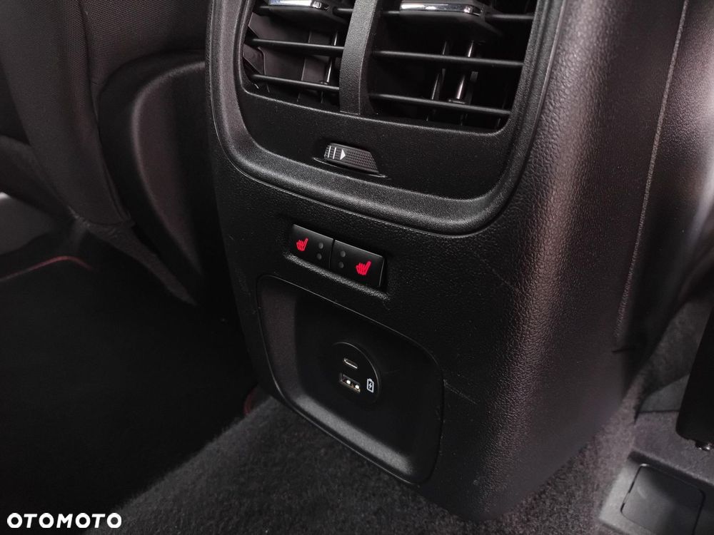 Ford Kuga 1.5 EcoBoost FWD ST-Line X - 28