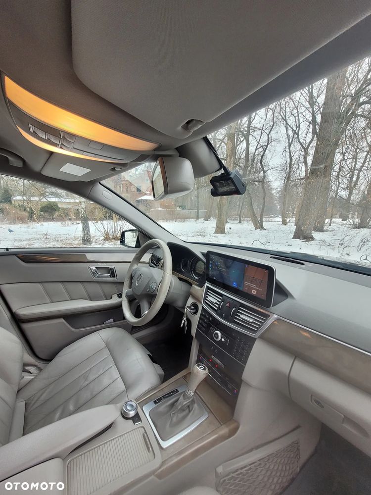 Mercedes-Benz Klasa E 250 CDI DPF BlueEFFICIENCY Automatik Elegance - 16