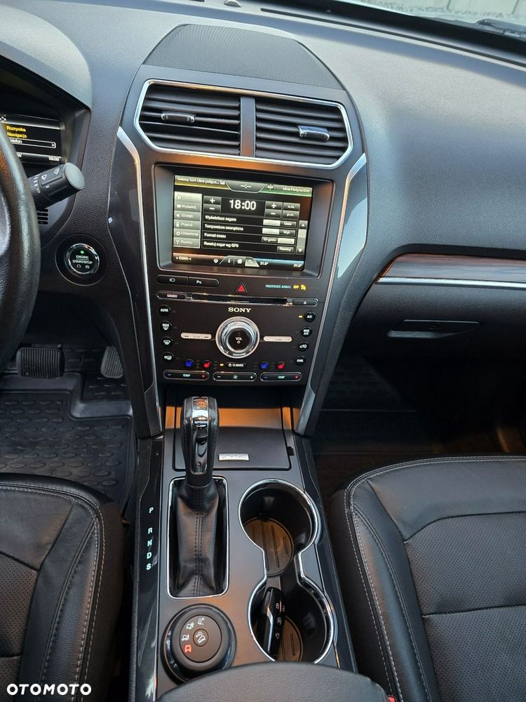 Ford Explorer - 27