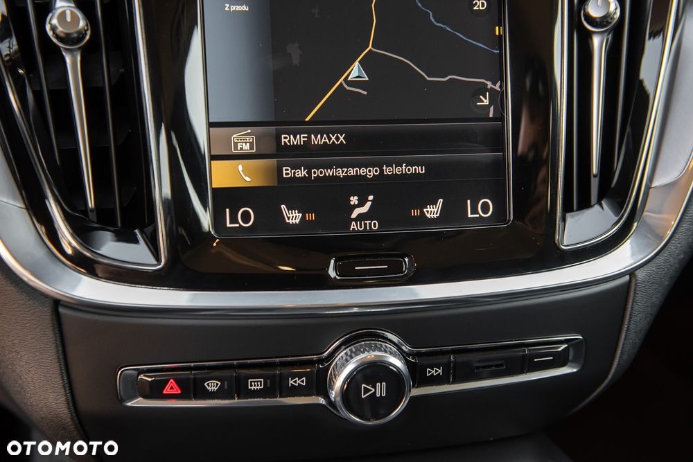 Volvo V60 D4 AWD Geartronic Momentum - 26