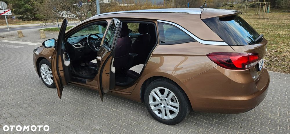 Opel Astra 1.4 T Enjoy S&S - 11