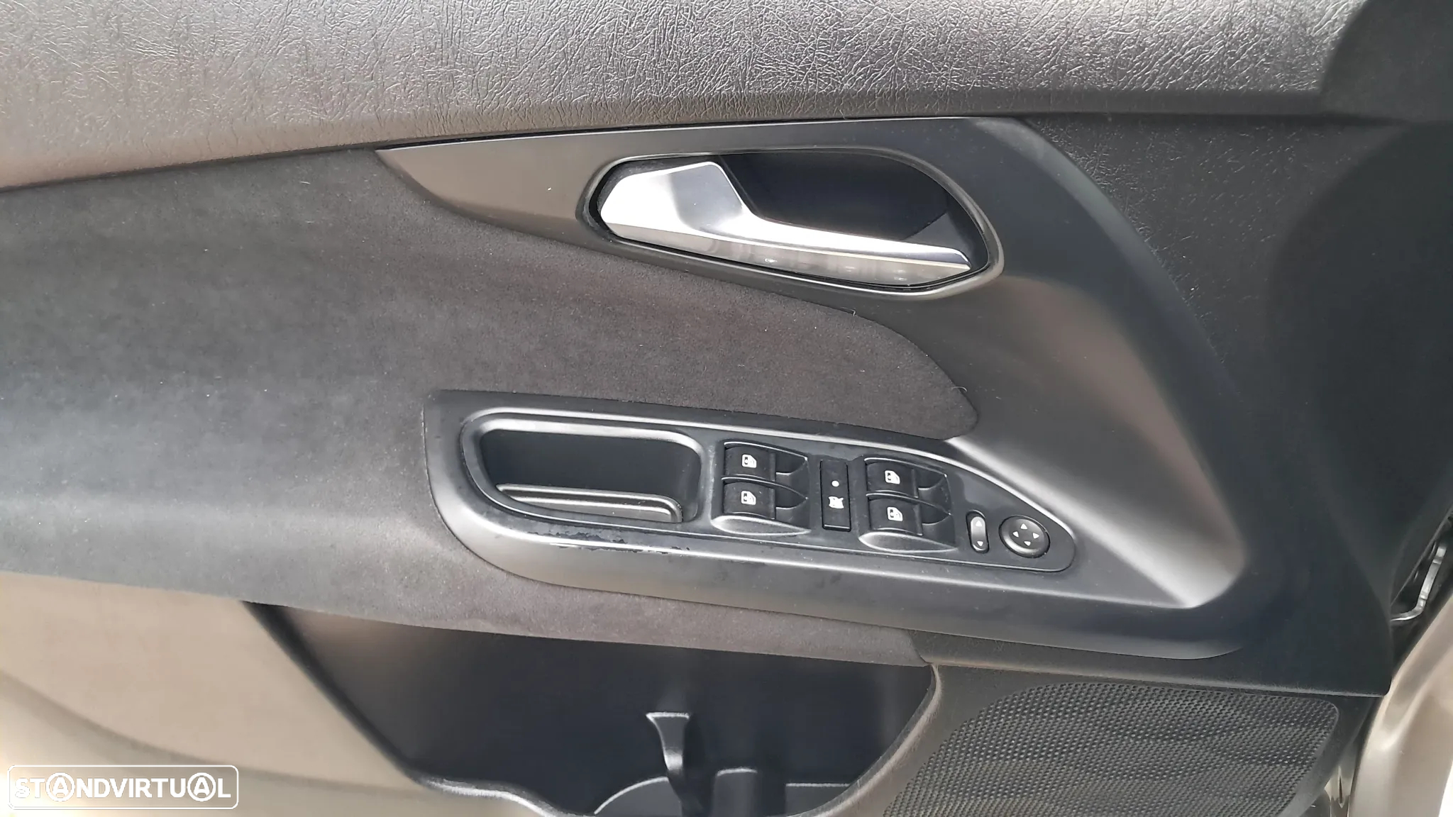 Fiat Tipo Station Wagon 1.3 M-Jet Lounge - 37