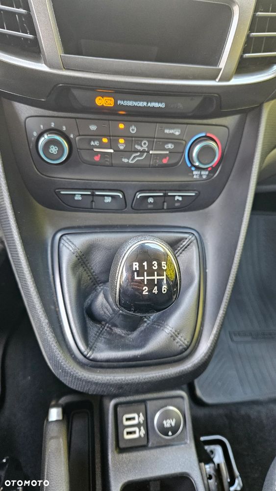 Ford Tourneo Connect Grand - 13
