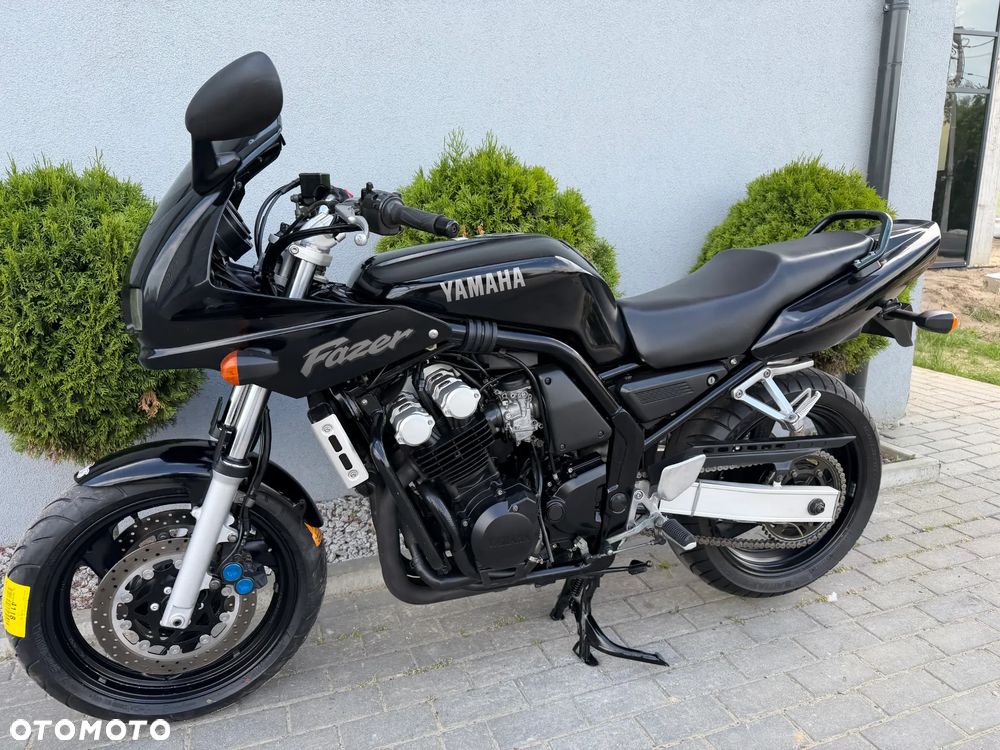 Yamaha FZS - 8