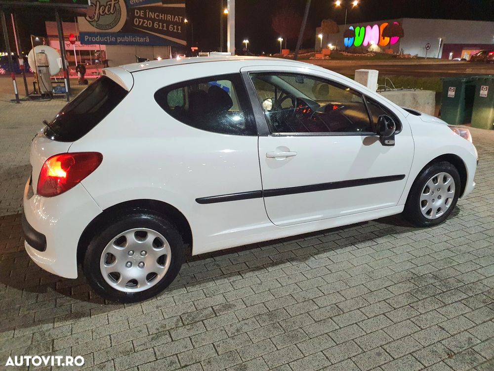 Peugeot 207 1.4HDI Trendy - 9