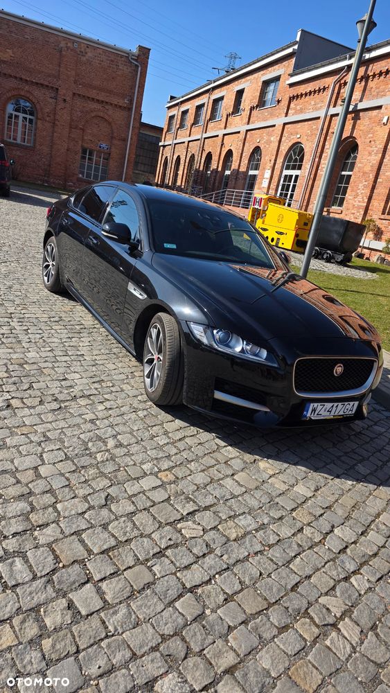 Jaguar XF 2.0 i4D R-Sport - 2