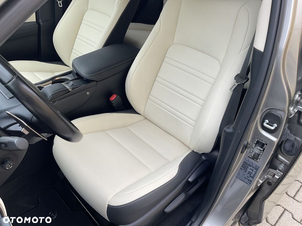 Lexus NX 300 F Impression AWD - 17