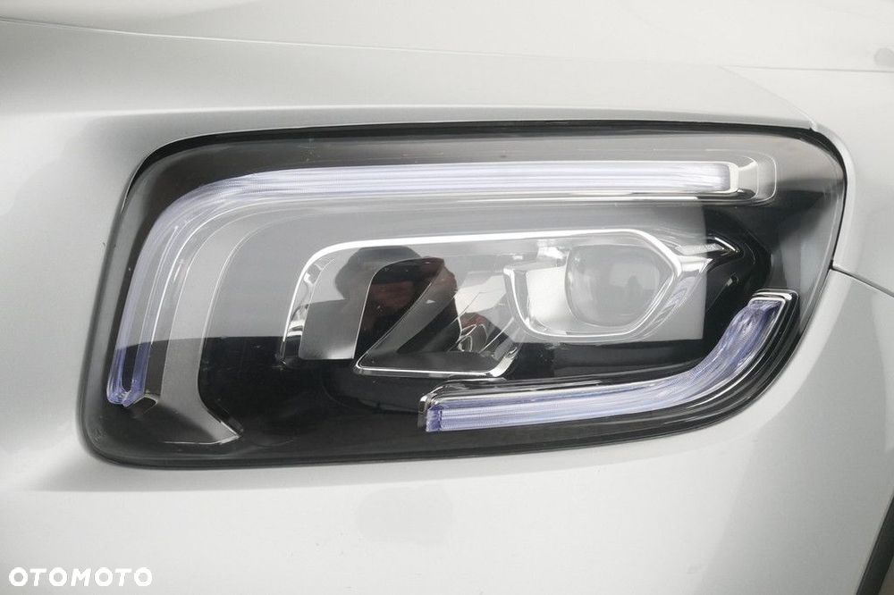 Mercedes-Benz GLB - 13