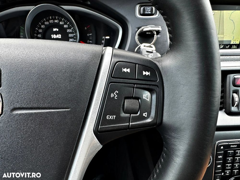 Volvo V40 D2 Powershift Momentum - 26
