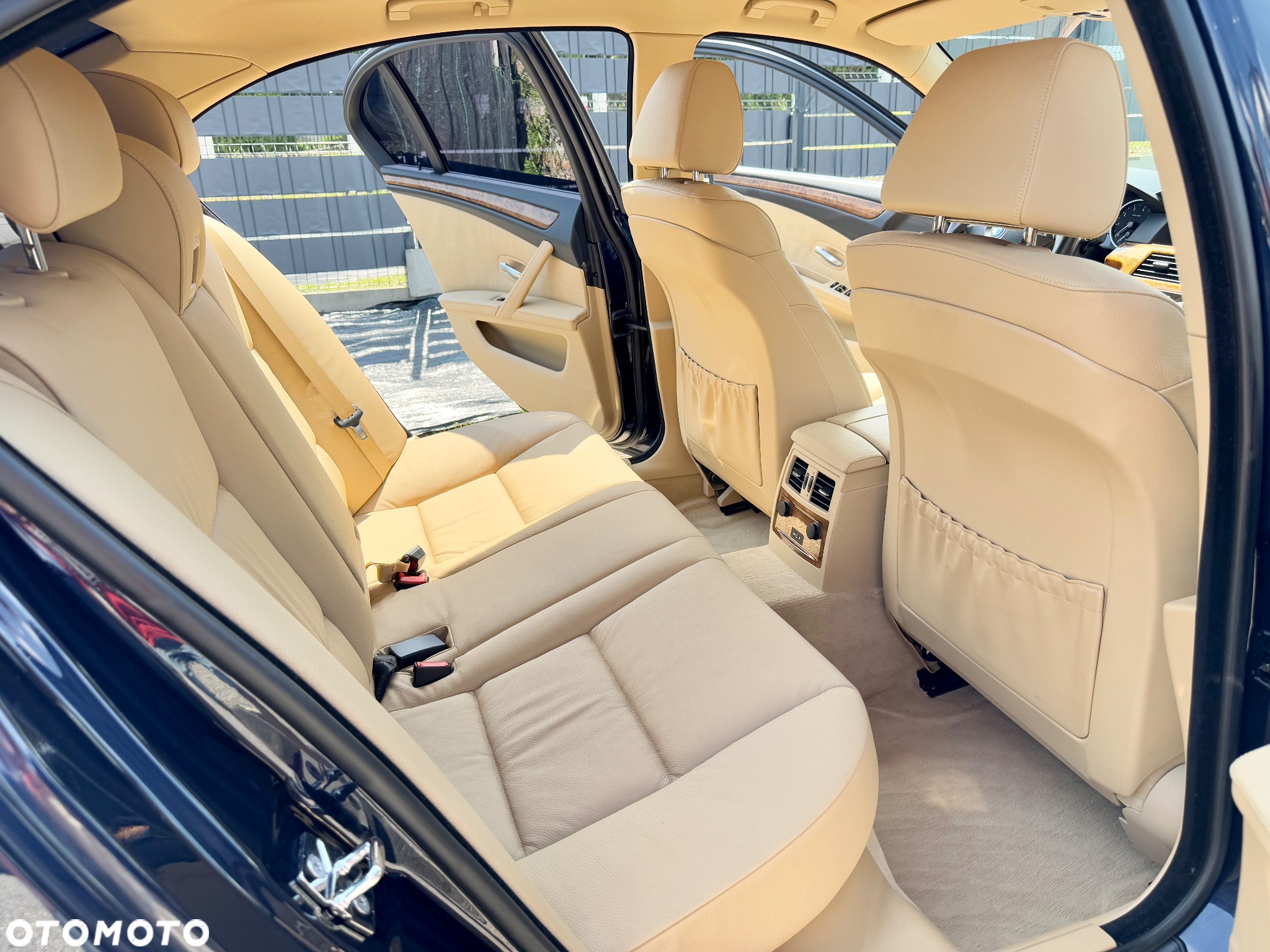BMW Seria 5 523i - 18
