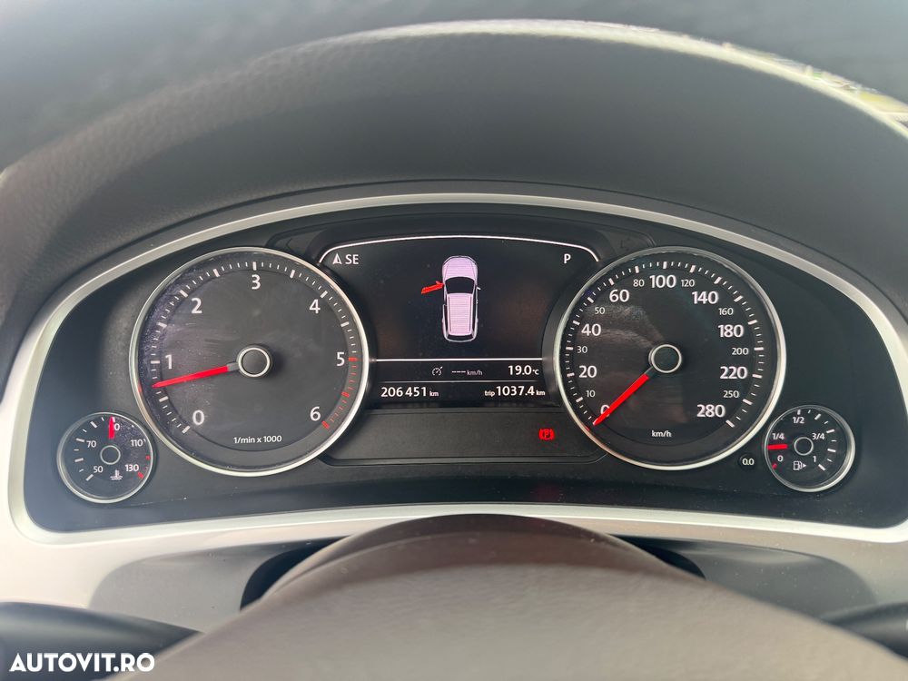 Volkswagen Touareg 3.0 V6 TDI BMT - 11