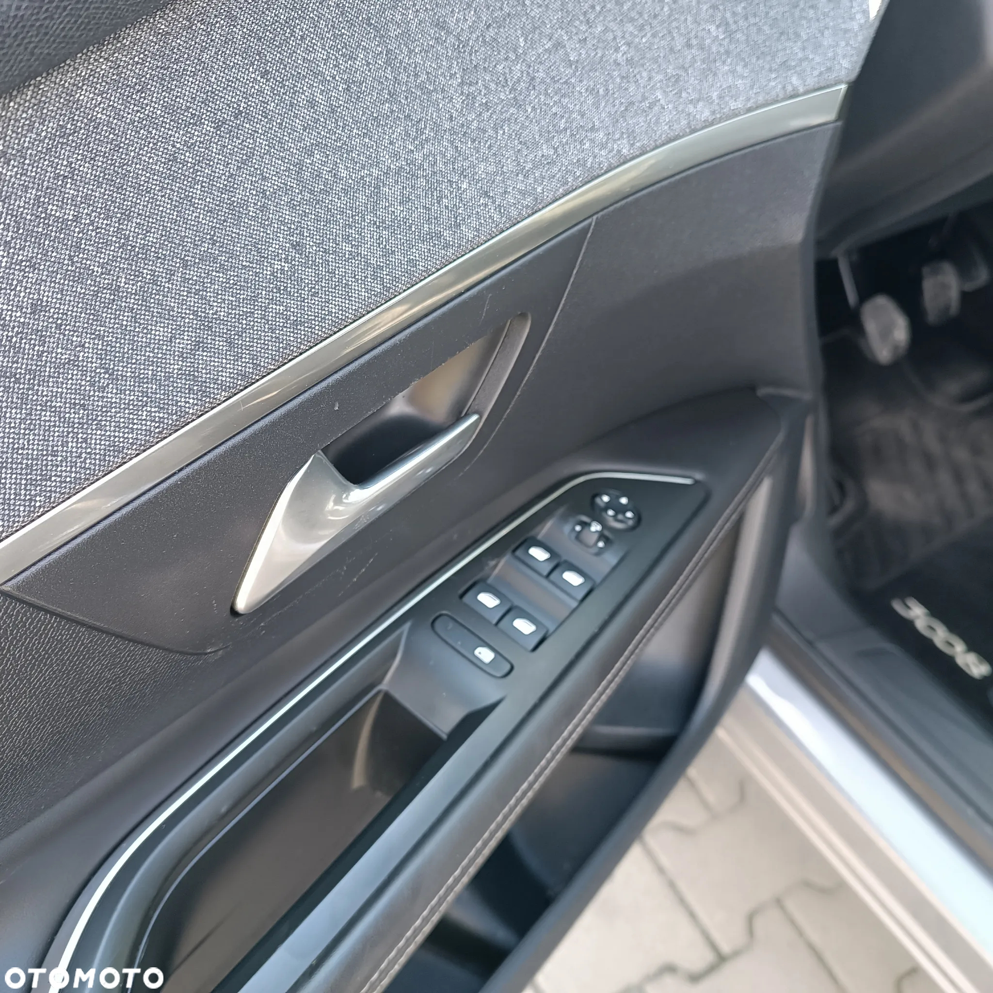 Peugeot 3008 1.2 PureTech Allure Pack S&S - 20