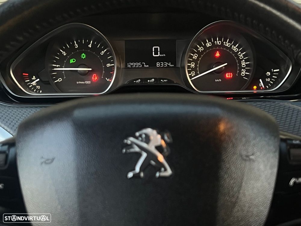 Peugeot 208 1.2 PureTech Allure - 15