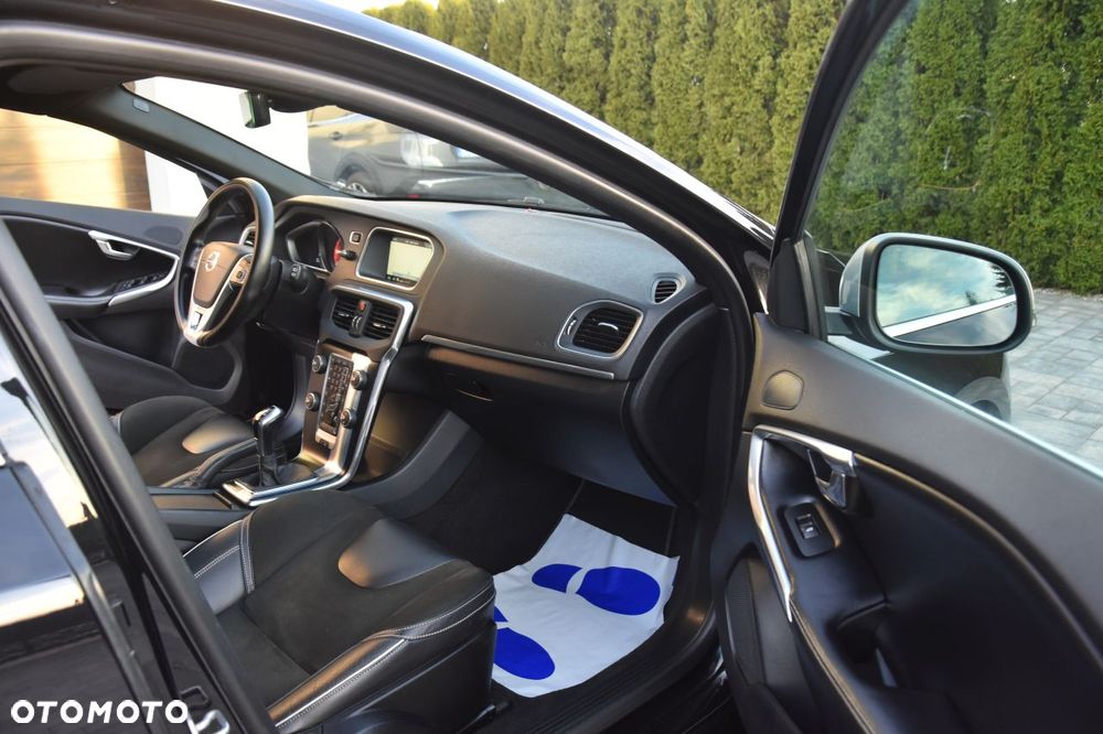 Volvo V40 D2 Drive-E R-Design Momentum - 14