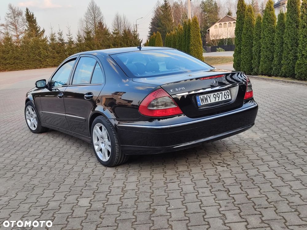 Mercedes-Benz Klasa E - 9