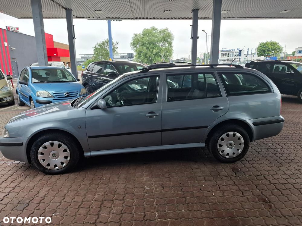 Skoda Octavia 1.6 Tour Plus - 28
