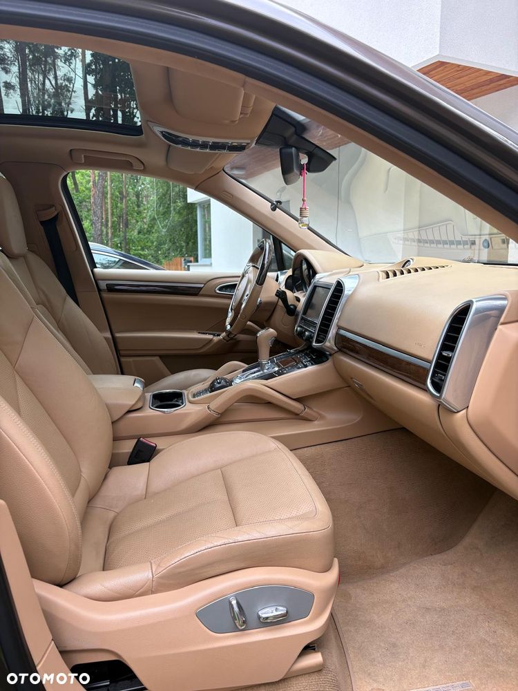 Porsche Cayenne - 11