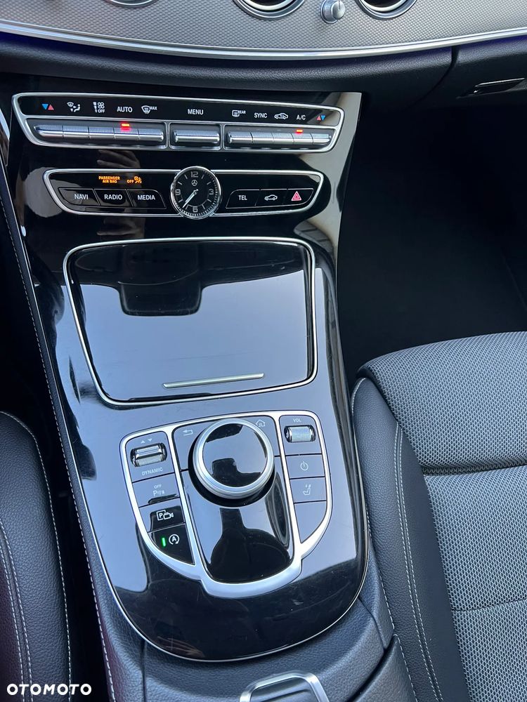 Mercedes-Benz Klasa E 220 d 4Matic 9G-TRONIC - 16