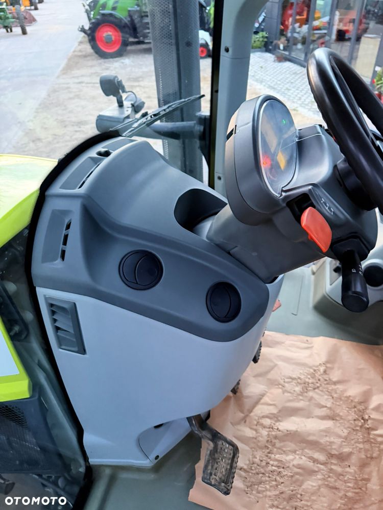 Claas Arion 520 - 33