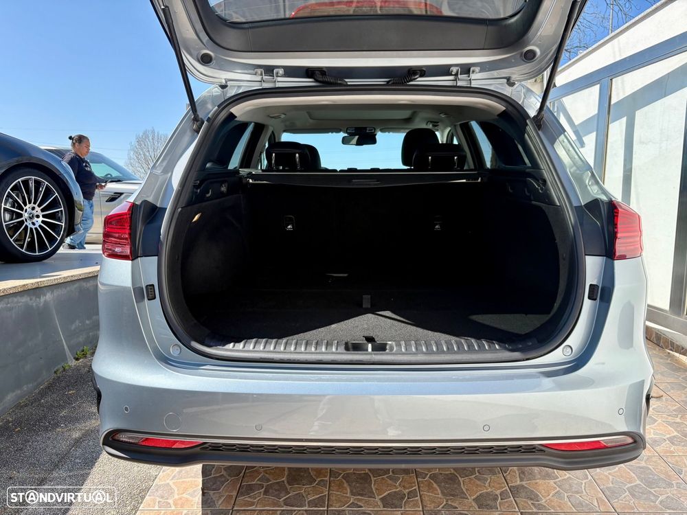 Kia Ceed SW 1.6 CRDi TX+SRF - 6