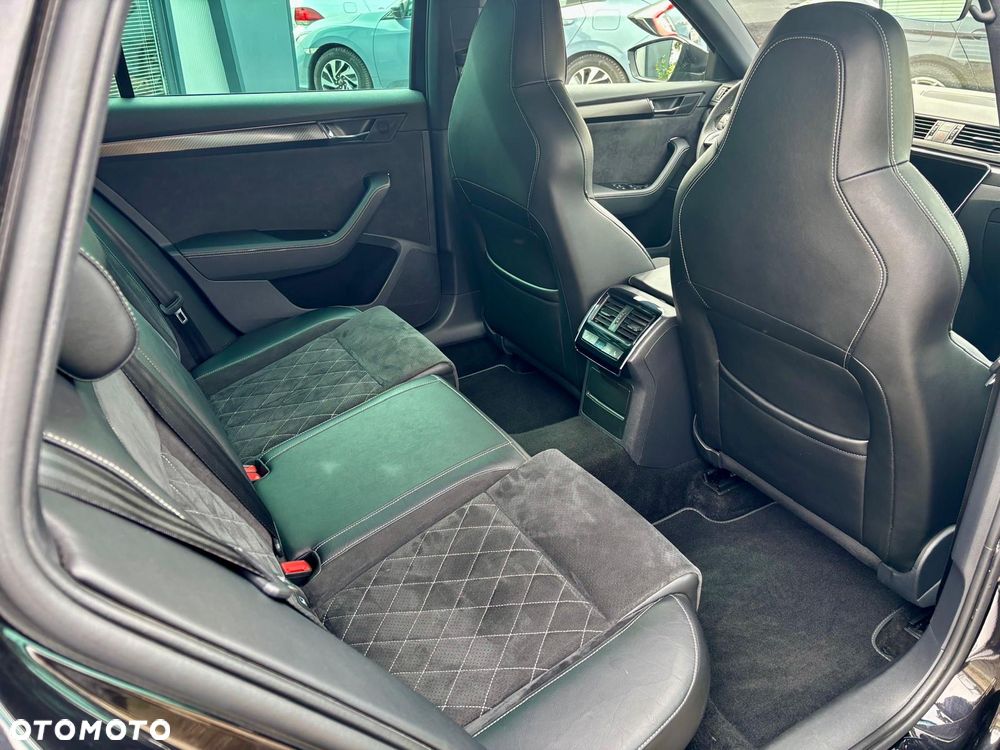 Skoda Superb 2.0 TDI SCR 4x4 Sportline DSG - 13