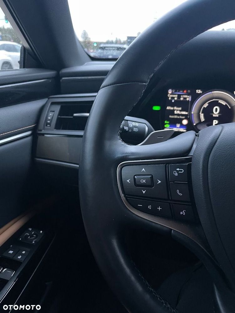 Lexus ES 300h Business Edition - 14