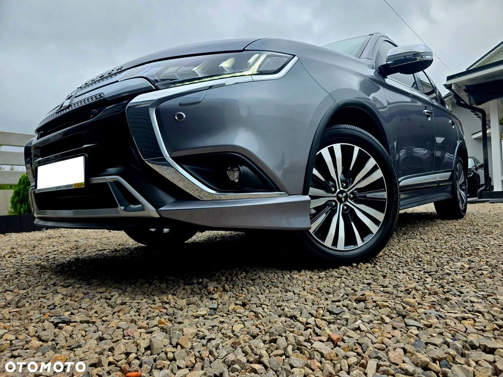 Mitsubishi Outlander 2.0 Instyle + 4WD CVT - 2