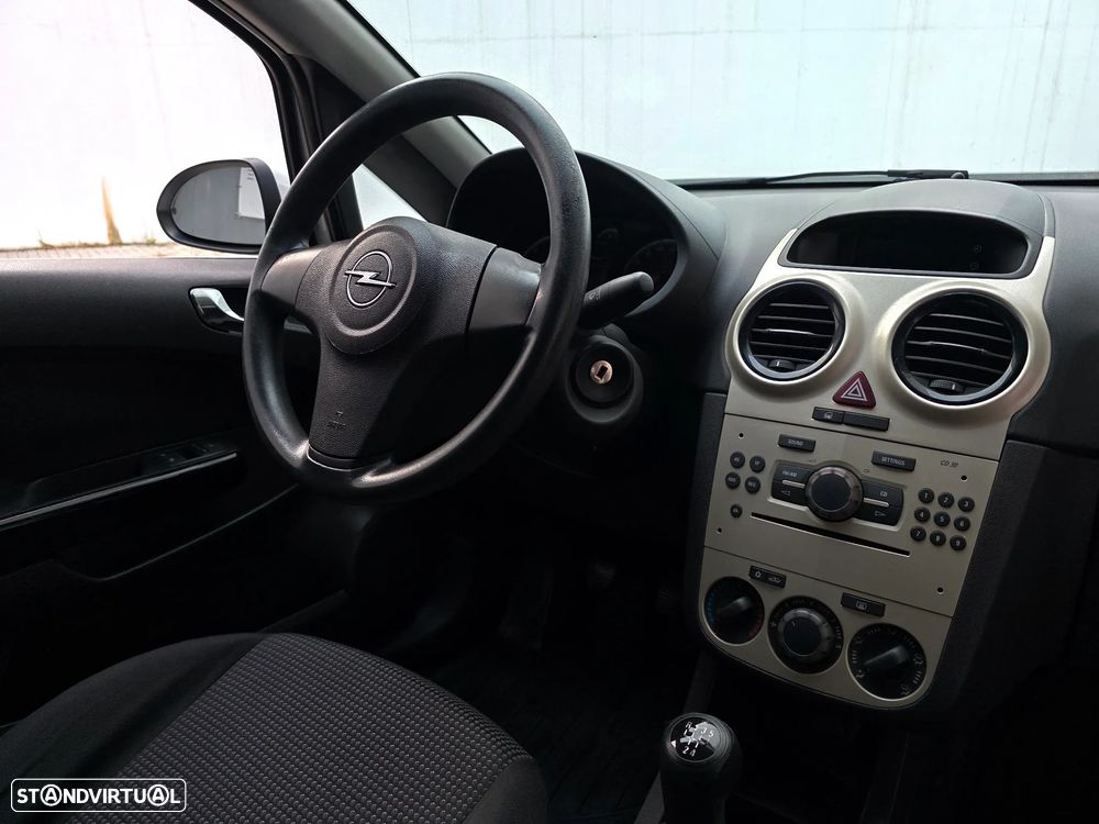Opel CORSA VAN - 37