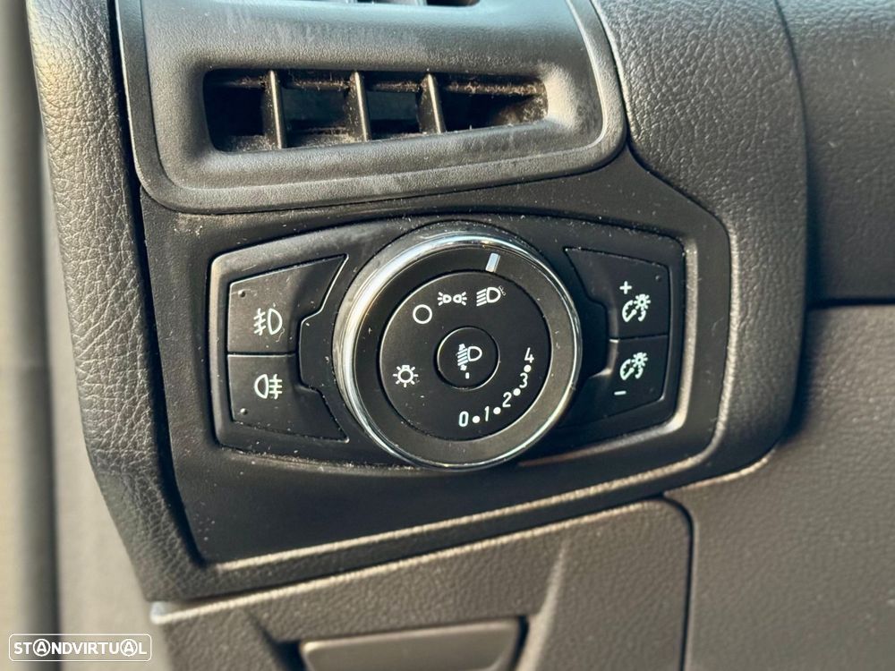 Ford Focus SW 1.6 TDCi Titanium - 32