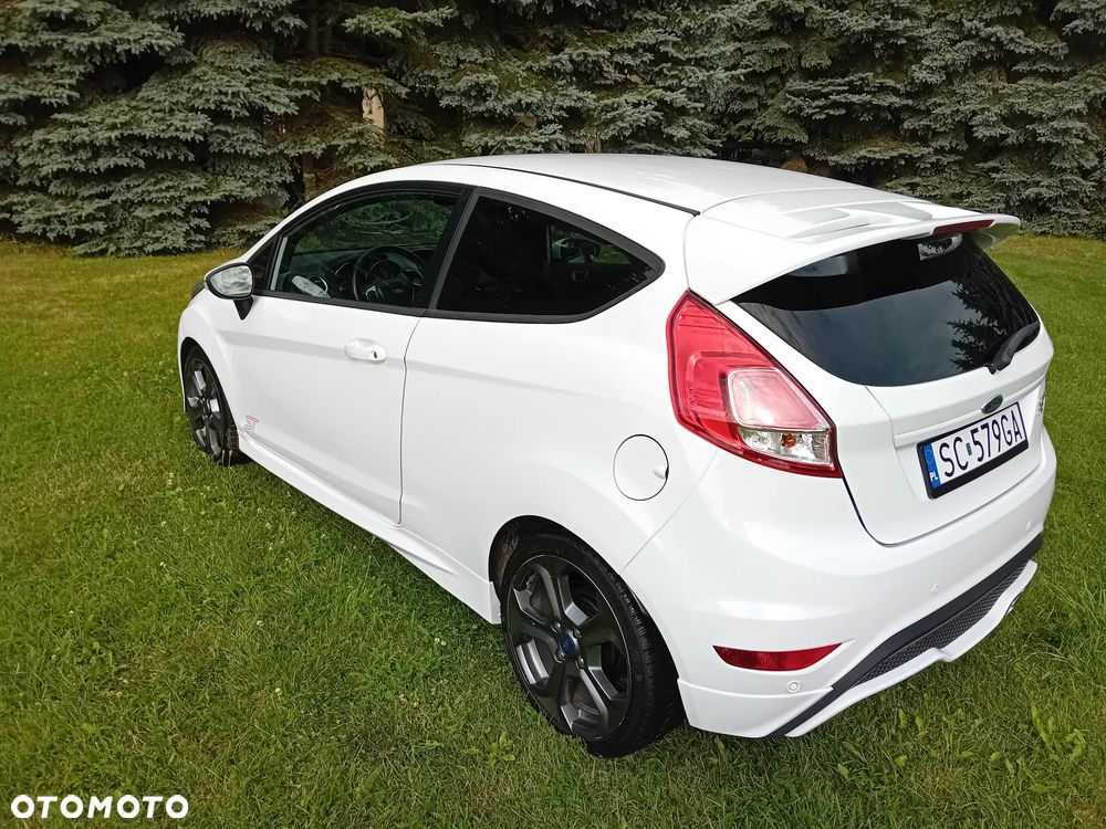 Ford Fiesta 1.6 EcoBoost mit Leder-Sport-Paket ST - 16