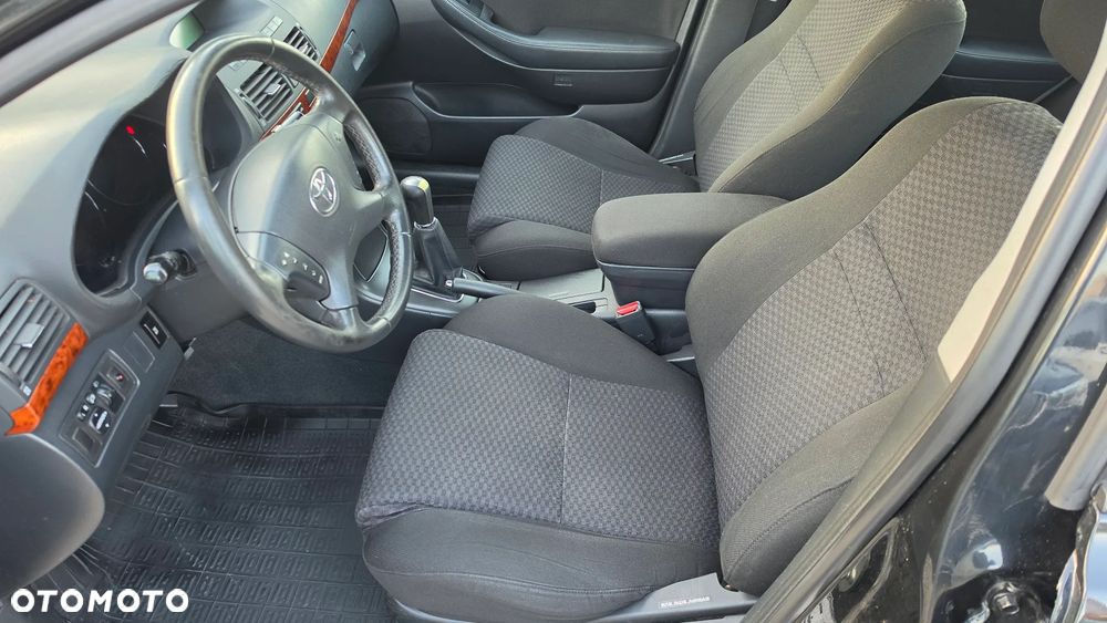 Toyota Avensis 2.0 VVT-i Sol - 19