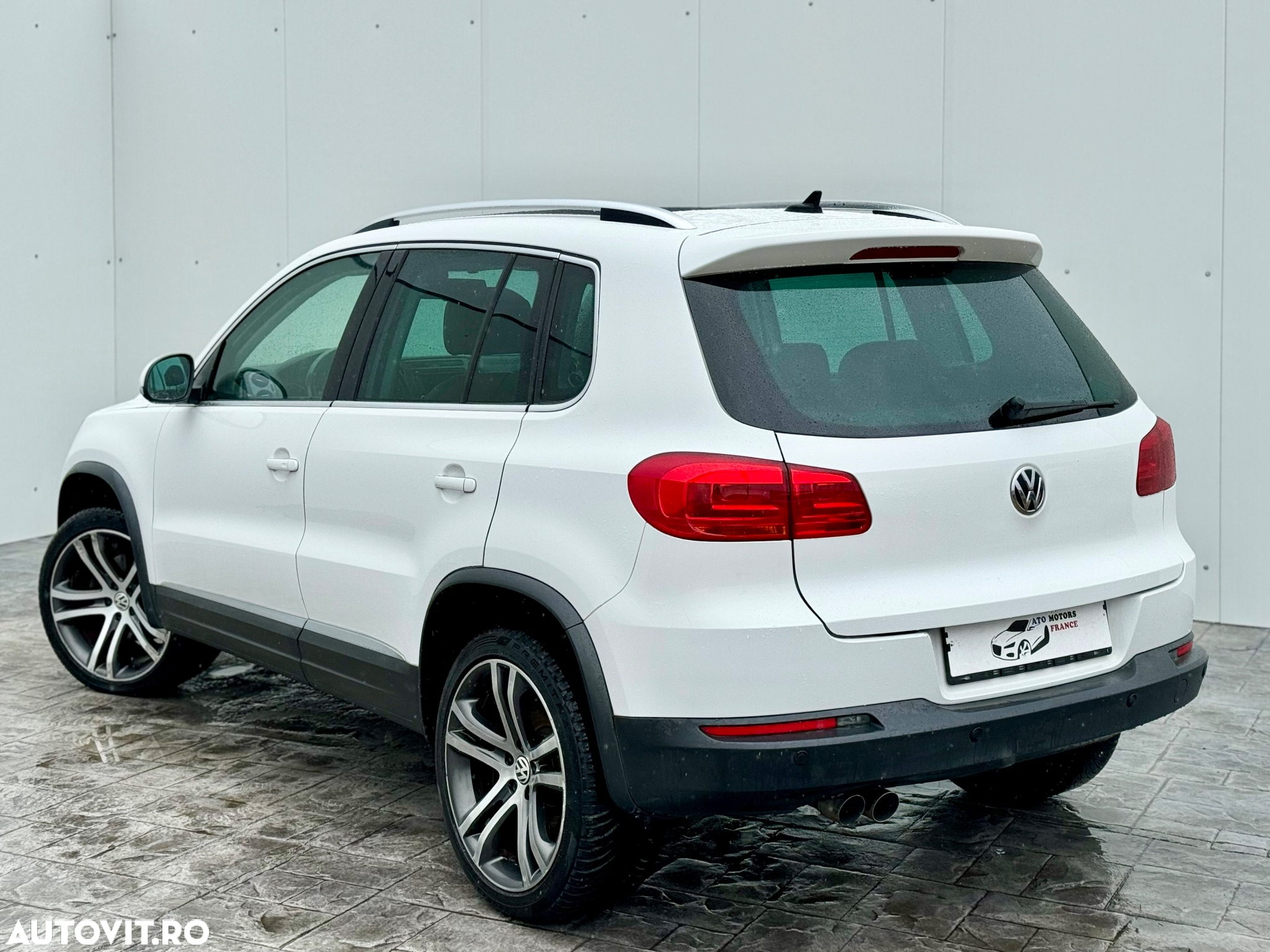 Volkswagen Tiguan 2.0 TDI 4Motion Track & Field - 3