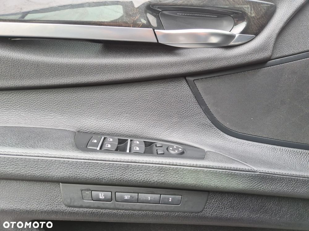 BMW Seria 7 740Li - 28