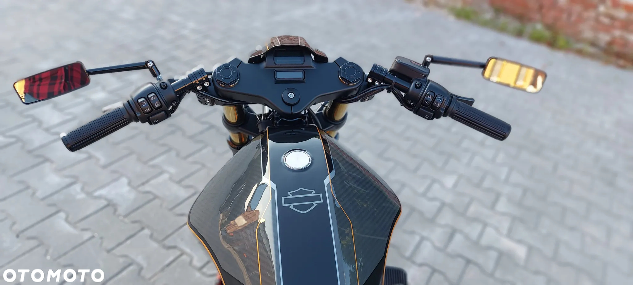 Harley-Davidson Softail Breakout - 5