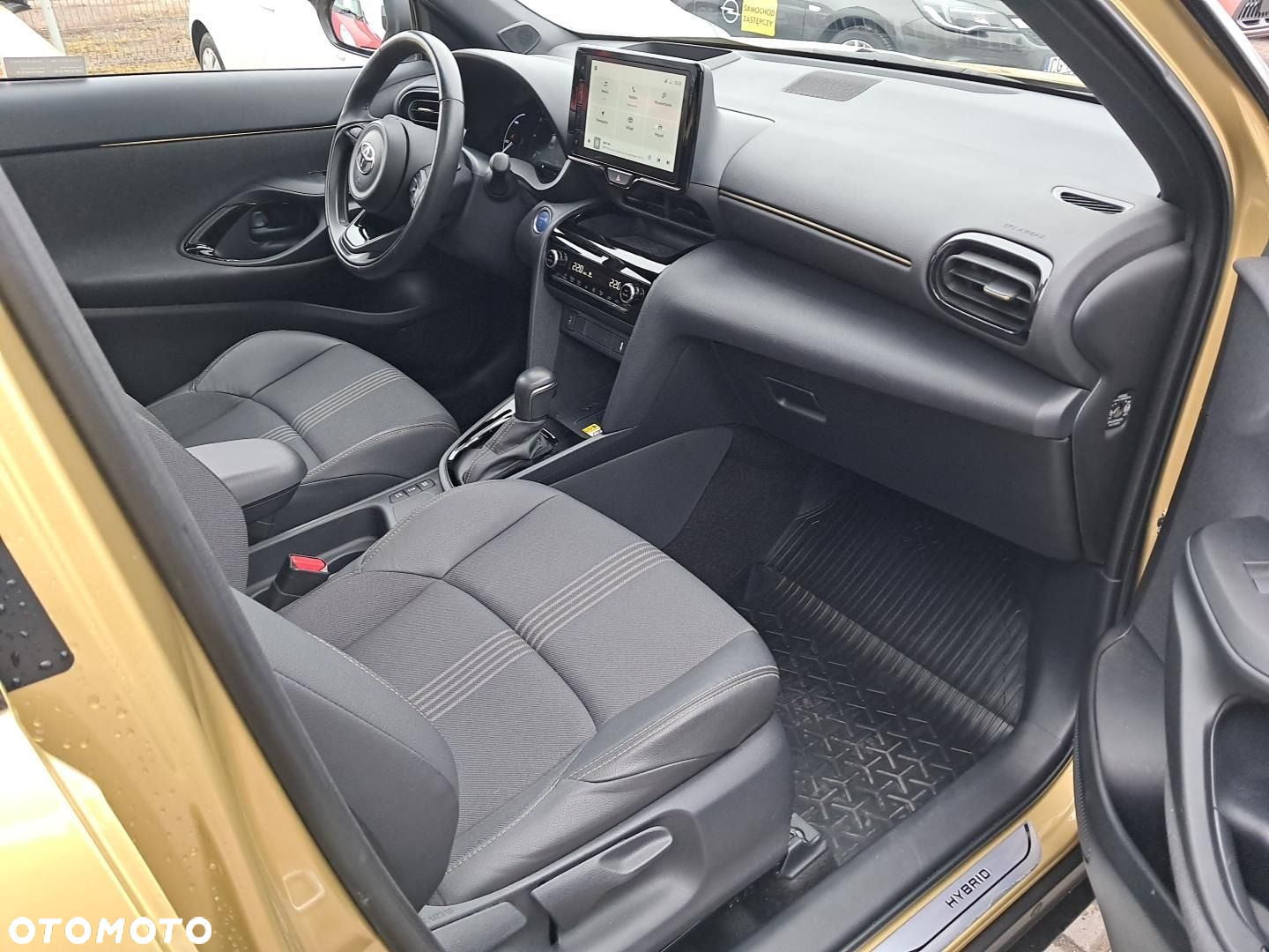 Toyota Yaris Cross - 12