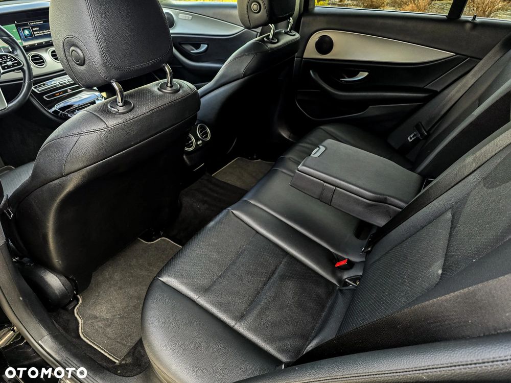 Mercedes-Benz Klasa E 220 d 9G-TRONIC - 34