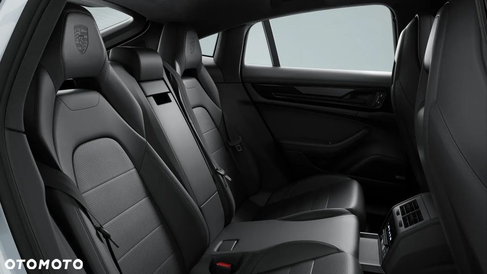Porsche Panamera 4 E-Hybrid - 9