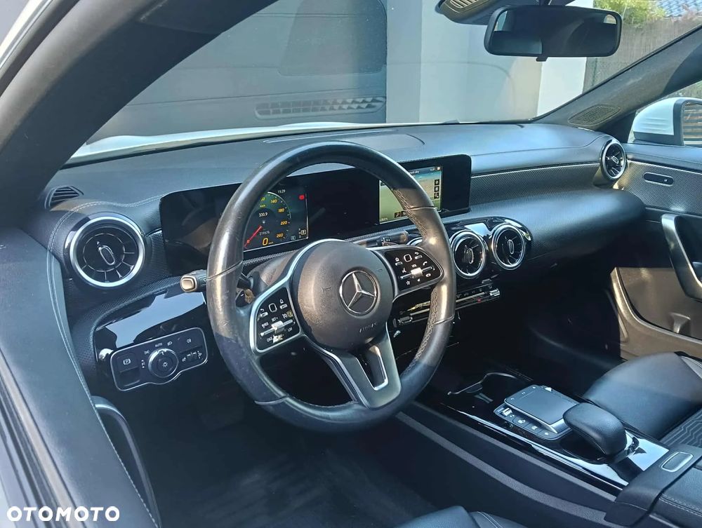 Mercedes-Benz CLA 200 d Shooting Brake 8G-DCT - 23