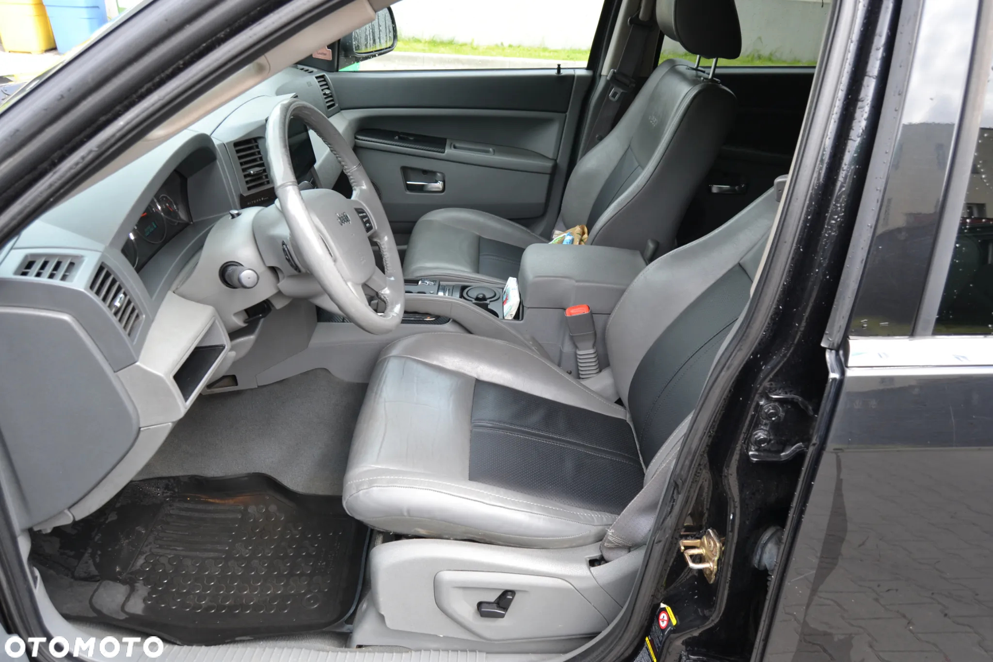 Jeep Grand Cherokee - 15