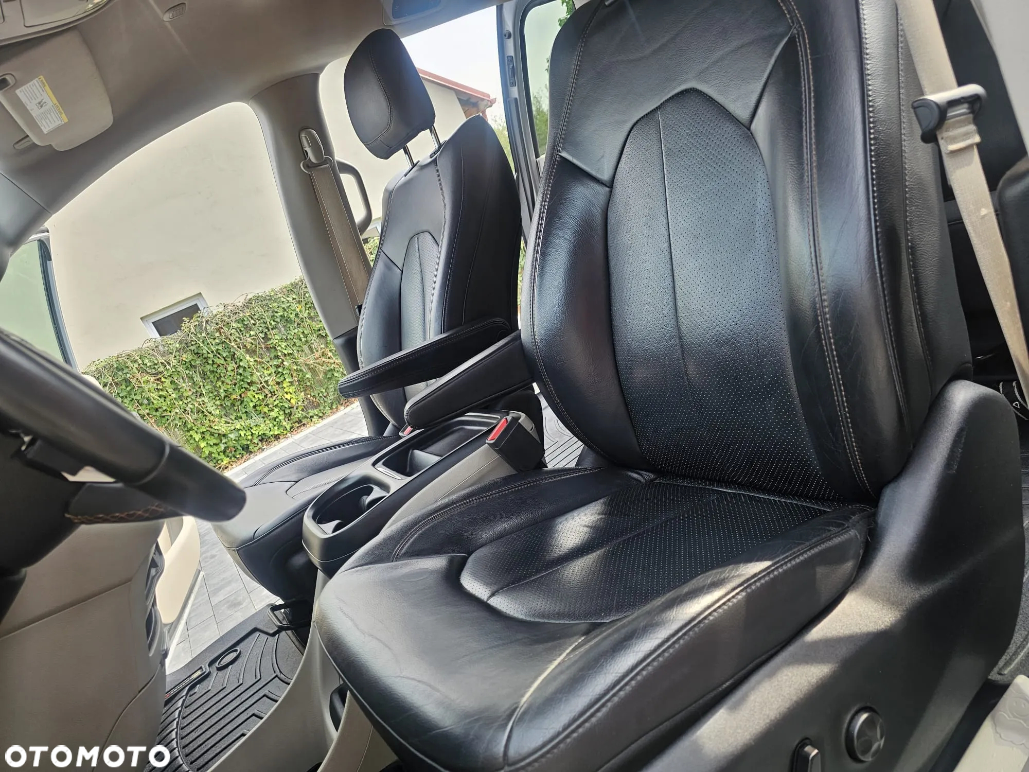 Chrysler Pacifica - 18