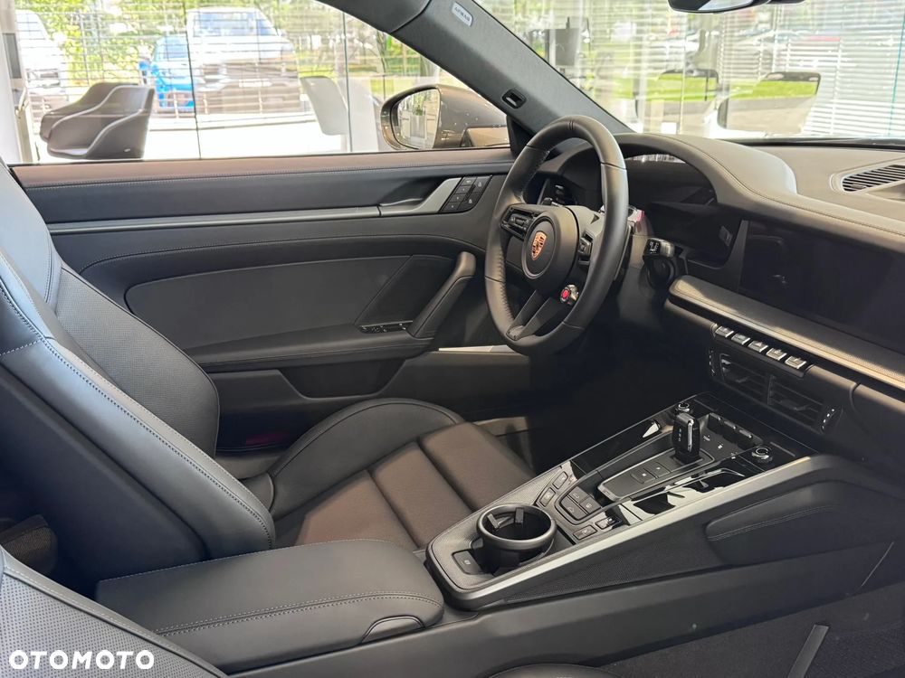 Porsche 911 Carrera 4S - 26
