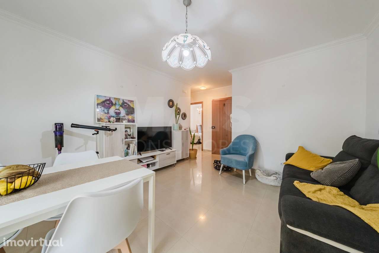 Apartamento T2 no Centro com Garagem e Estacionamento - Grande imagem: 3/24