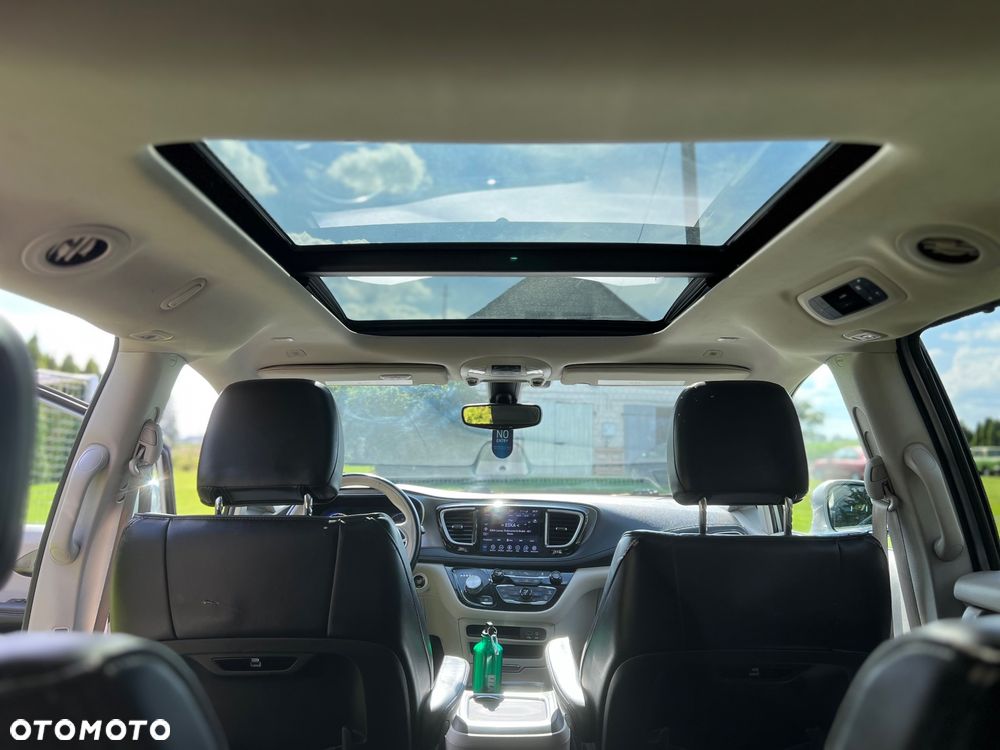 Chrysler Pacifica - 16