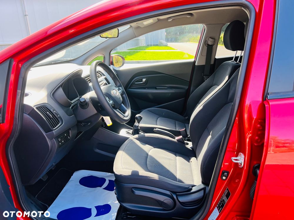 Kia Rio 1.2 Dream Team Edition - 24