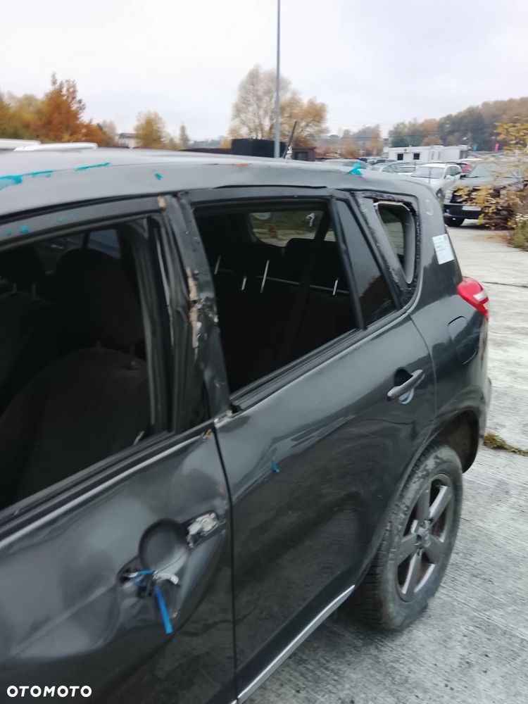 Toyota RAV4 - 11