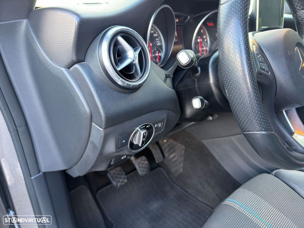 Mercedes-Benz CLA 180 - 25